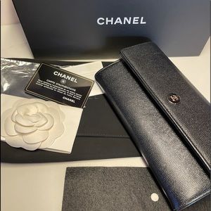 Authentic Chanel caviar leather wallet